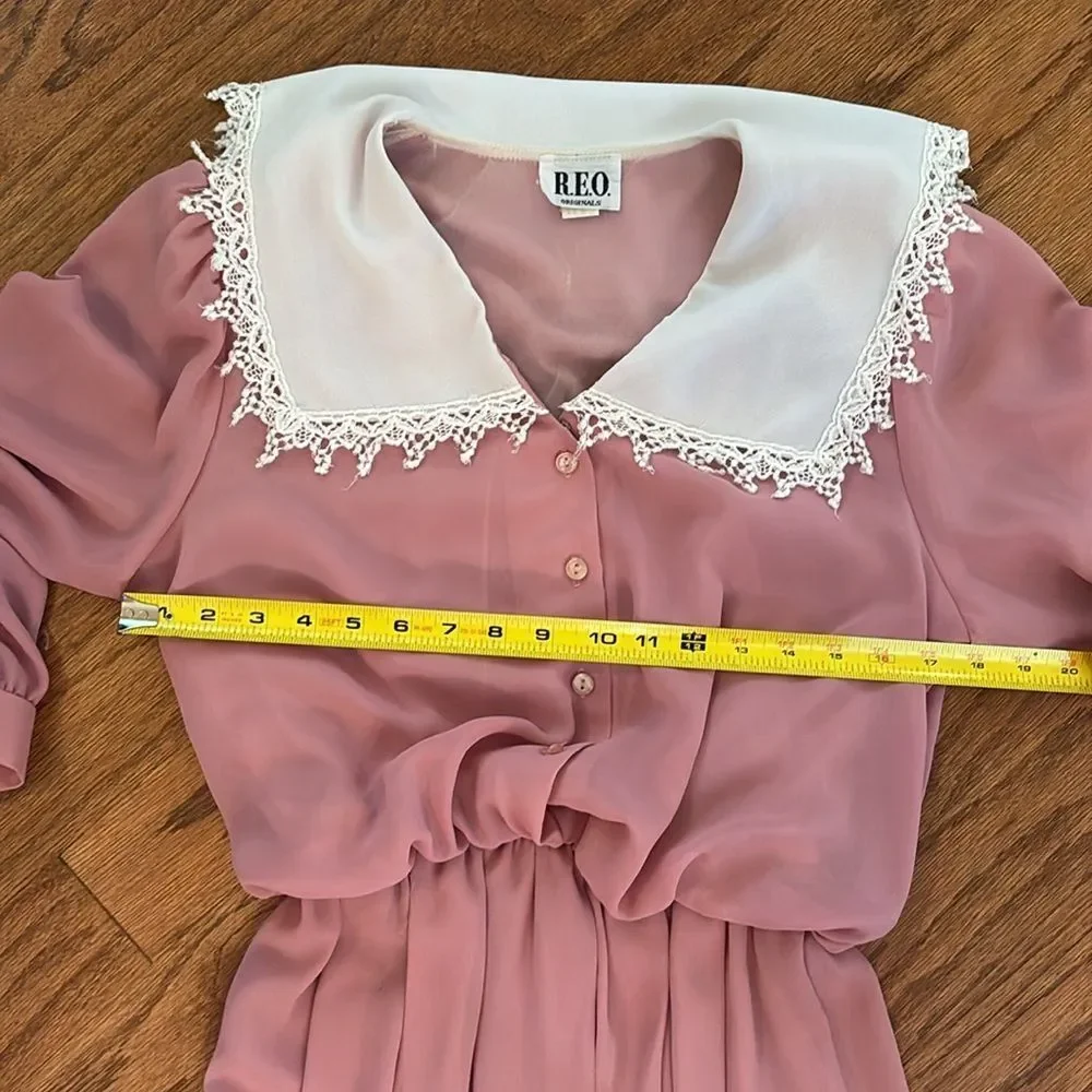 Vintage dress, R.E.O. Originals, size 14, pink with a cream colored lace collar - Picture 6 of 14